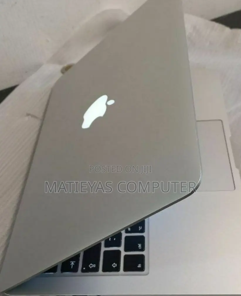 New Laptop Apple MacBook Pro 2013 8GB Intel Core I5 SSD 256GB