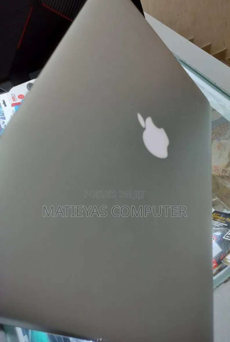 New Laptop Apple MacBook Pro 2013 8GB Intel Core I5 SSD 256GB