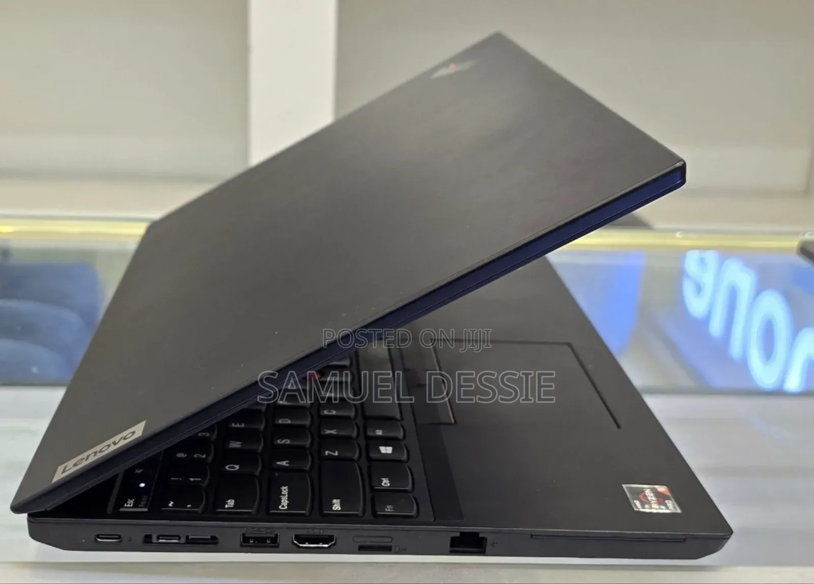 New Laptop Lenovo 8GB AMD Ryzen 5 SSD 256GB