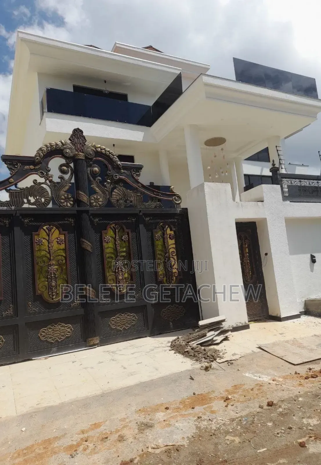12bdrm House in Semit Fyelbet, G+3, Bole for sale