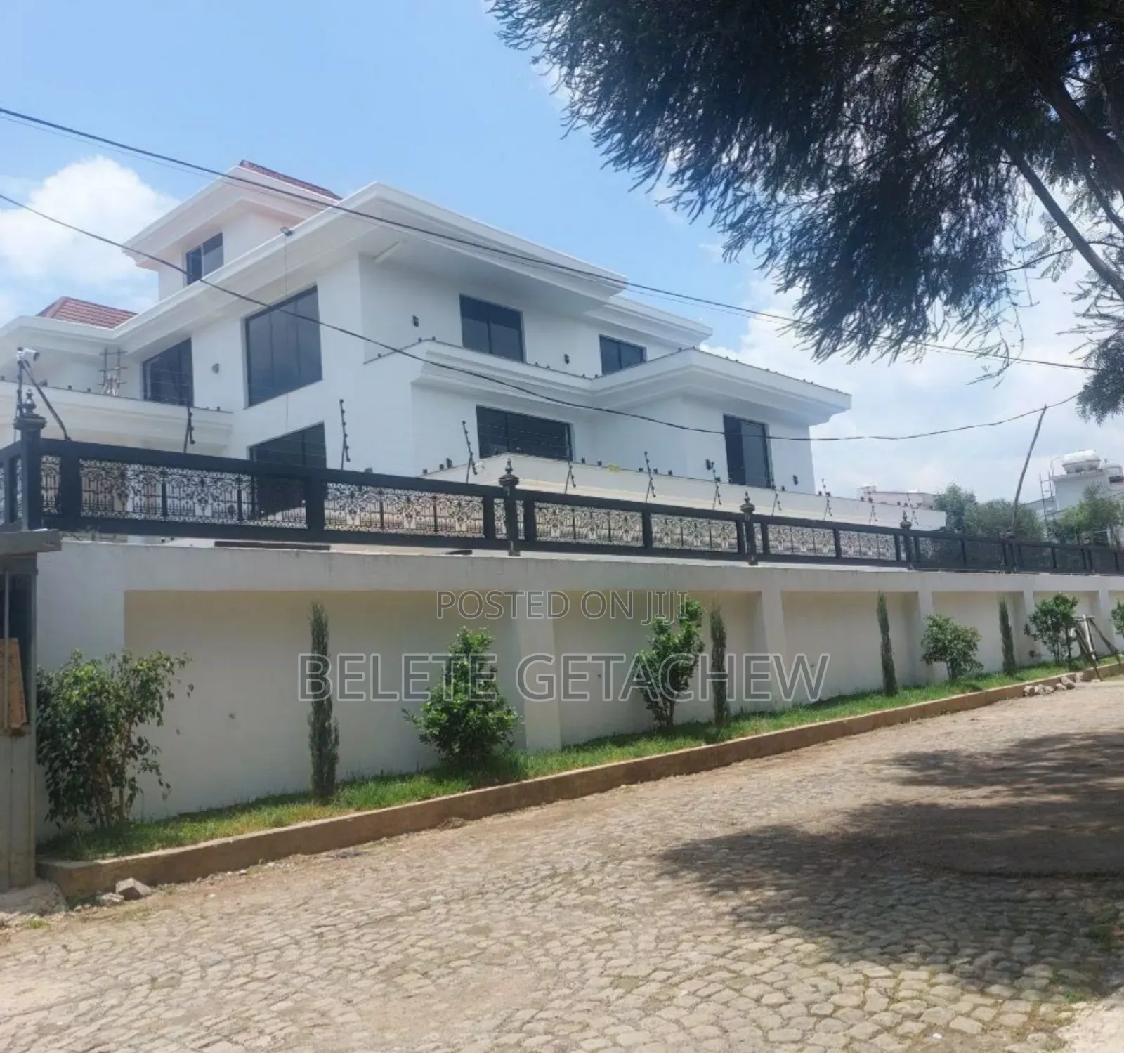 12bdrm House in Semit Fyelbet, G+3, Bole for sale