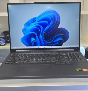 New Laptop Lenovo Legion 7 16GB AMD Ryzen 7 SSD 1T
