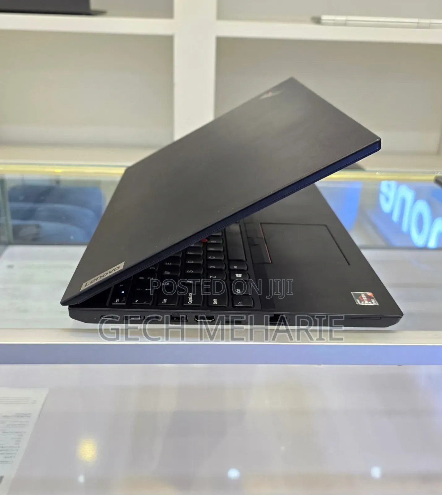 New Laptop Lenovo 8GB AMD Ryzen 5 SSD 256GB