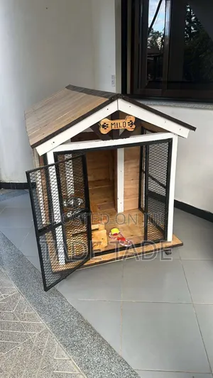 Dog House Bobby House