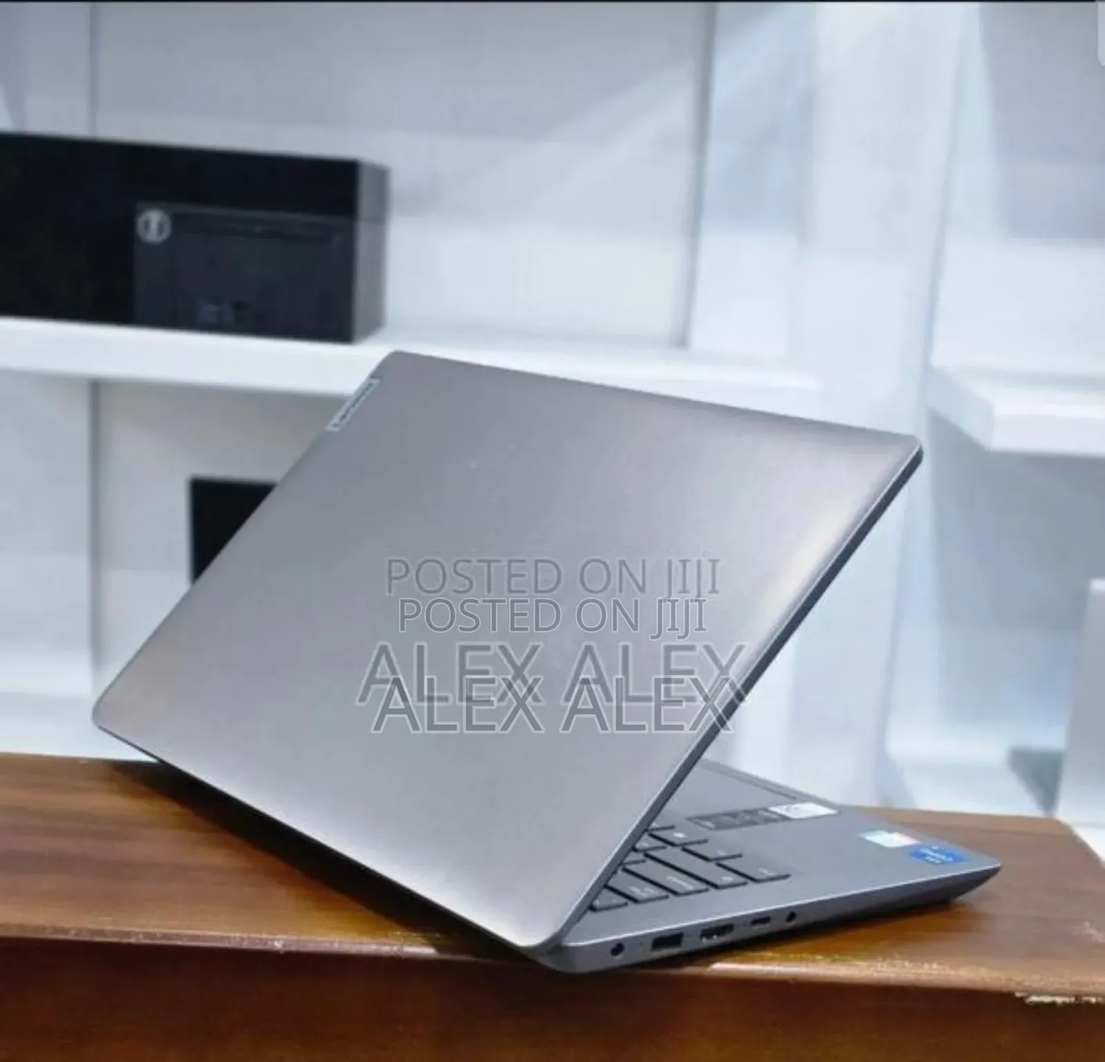 New Laptop Lenovo Ideapad 3 8GB Intel Core i5 HDD 1T