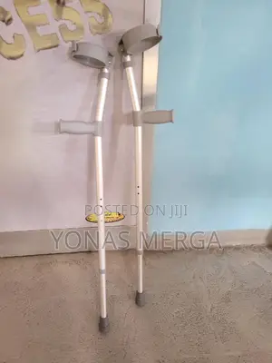 Photo - Elbow Crutchesክራንች_bilateral Crutches0÷Crutches€9kranch0ዌልቼር