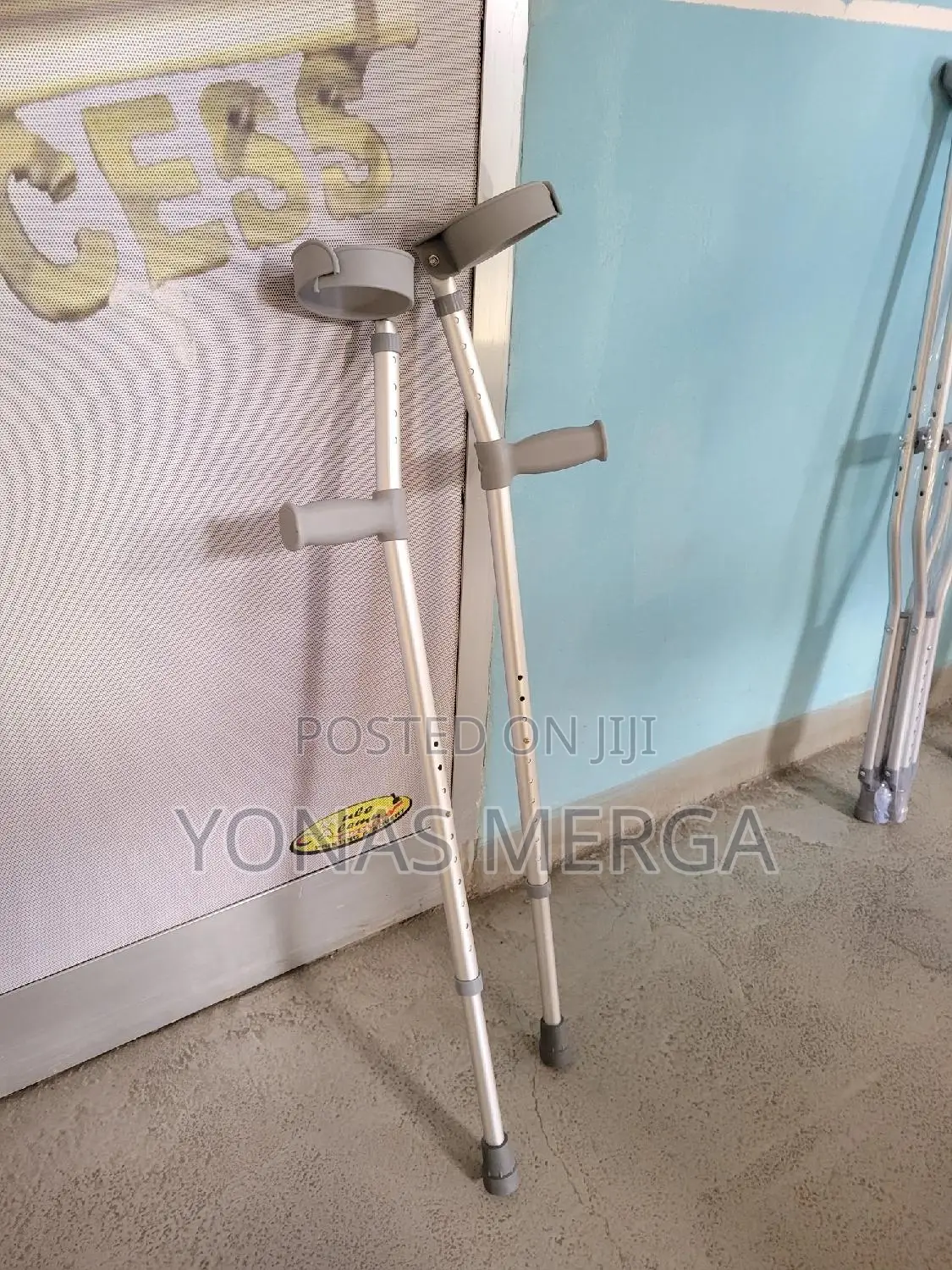 Bilateral Crutchesክራንች፦፦Crutchesዐ፤Cranch፨Kranch፧ቆcrutches