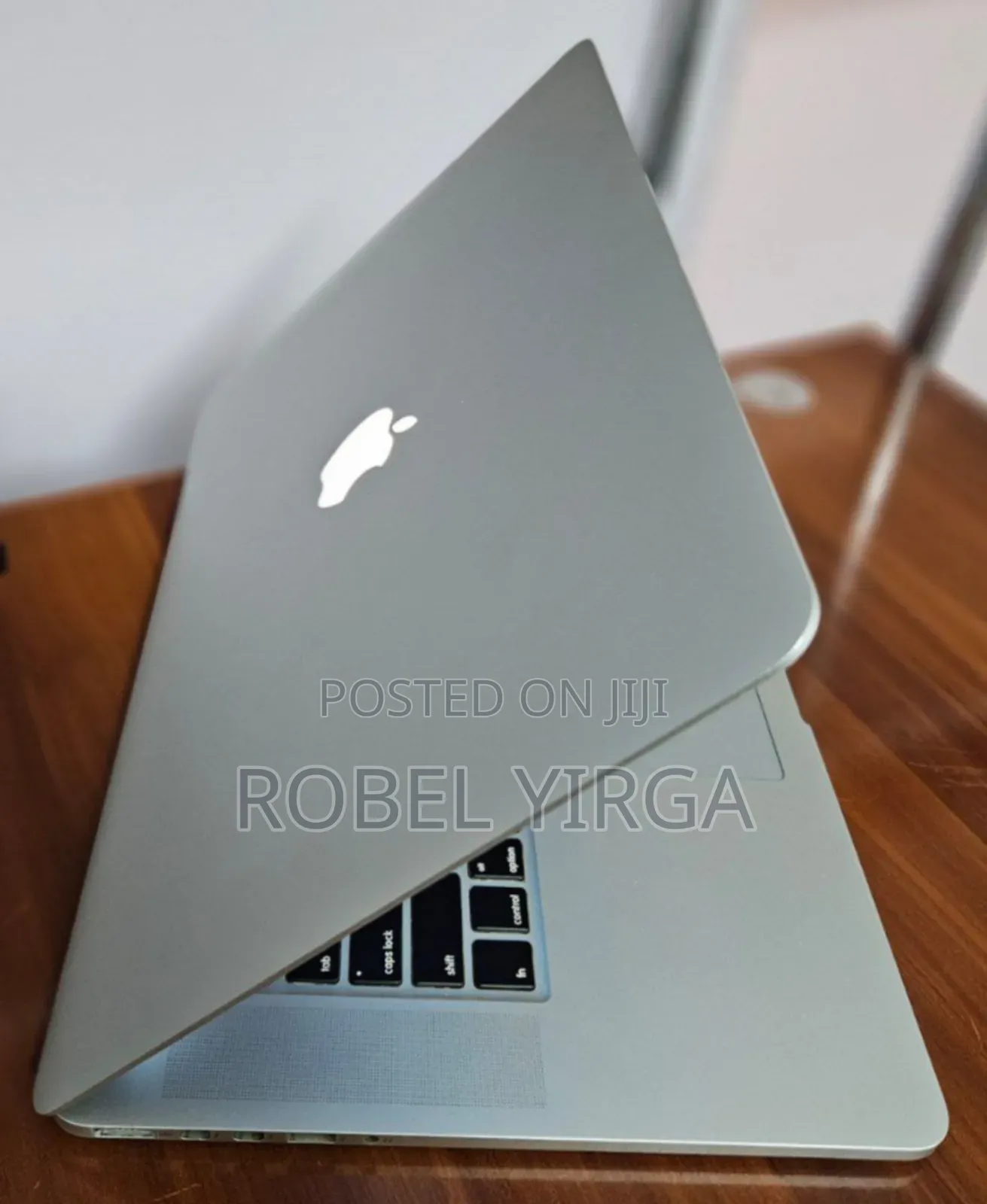 New Laptop Apple MacBook Pro 2017 16GB Intel Core I7 SSD 256GB