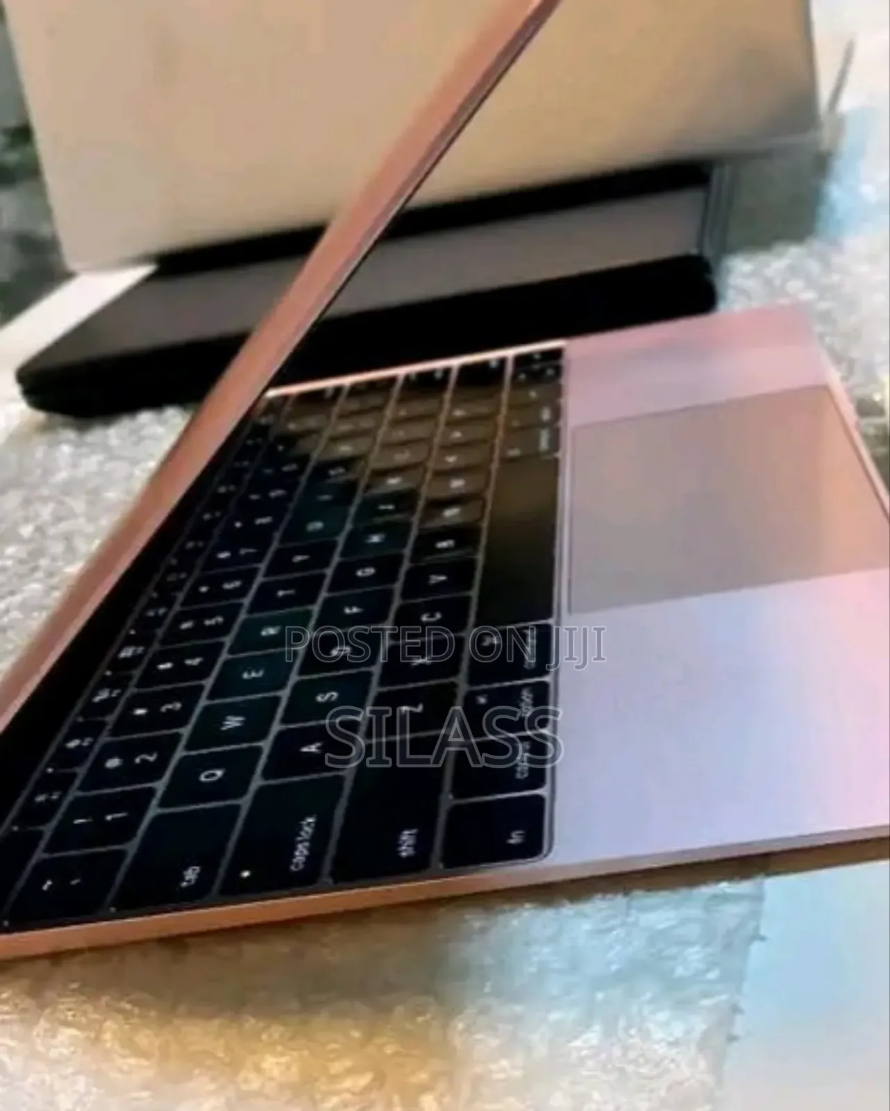 New Laptop Apple MacBook 2016 8GB AMD Ryzen 5 SSD 512GB