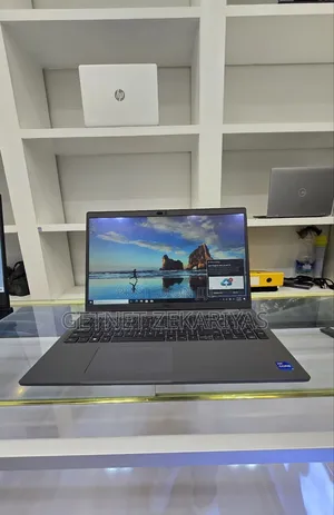 Photo - New Laptop Dell Latitude 3540 8GB Intel Core I7 SSD 256GB