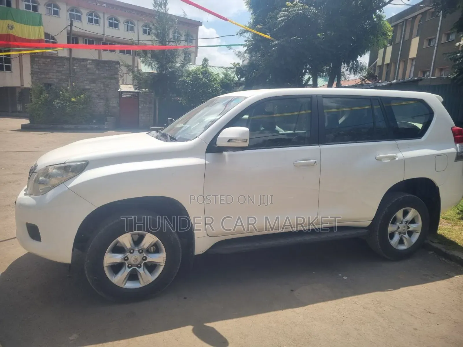Toyota Land Cruiser Prado 2013 White