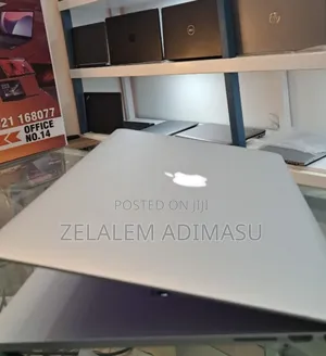 Photo - New Laptop Apple MacBook Pro 2017 8GB Intel Core I5 SSD 256GB