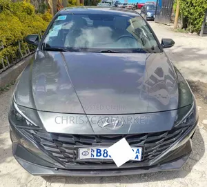 Photo - Hyundai Elantra SE 2021 Green