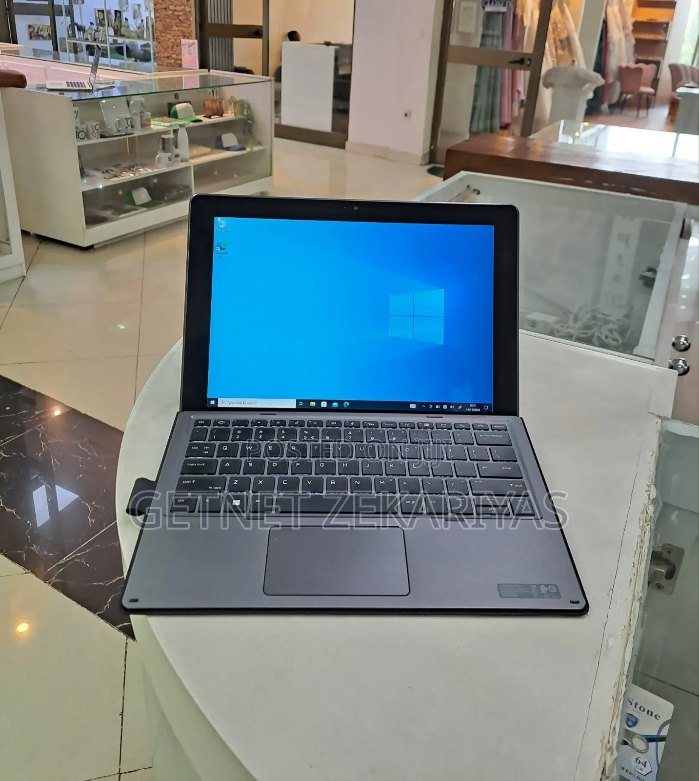 New Laptop HP Pro X2 612 G2 8GB Intel Core M SSD 128GB