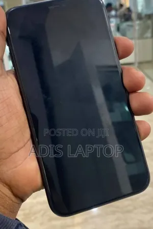 Photo - New Apple iPhone 11 128 GB Silver