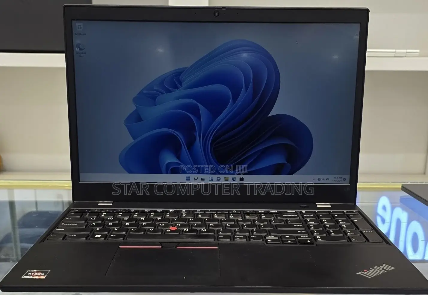 New Laptop Lenovo ThinkPad Yoga 8GB AMD Ryzen 5 SSD 256GB