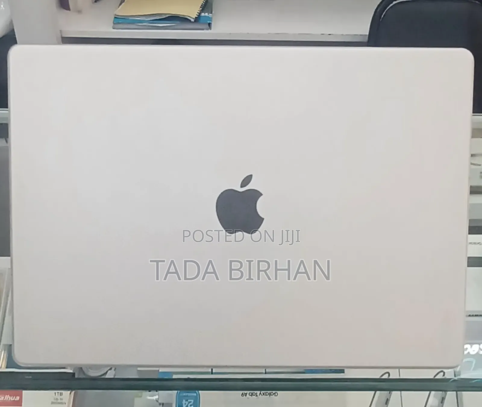 New Laptop Apple MacBook Pro 2022 M2 16GB Apple M2 SSD 1T