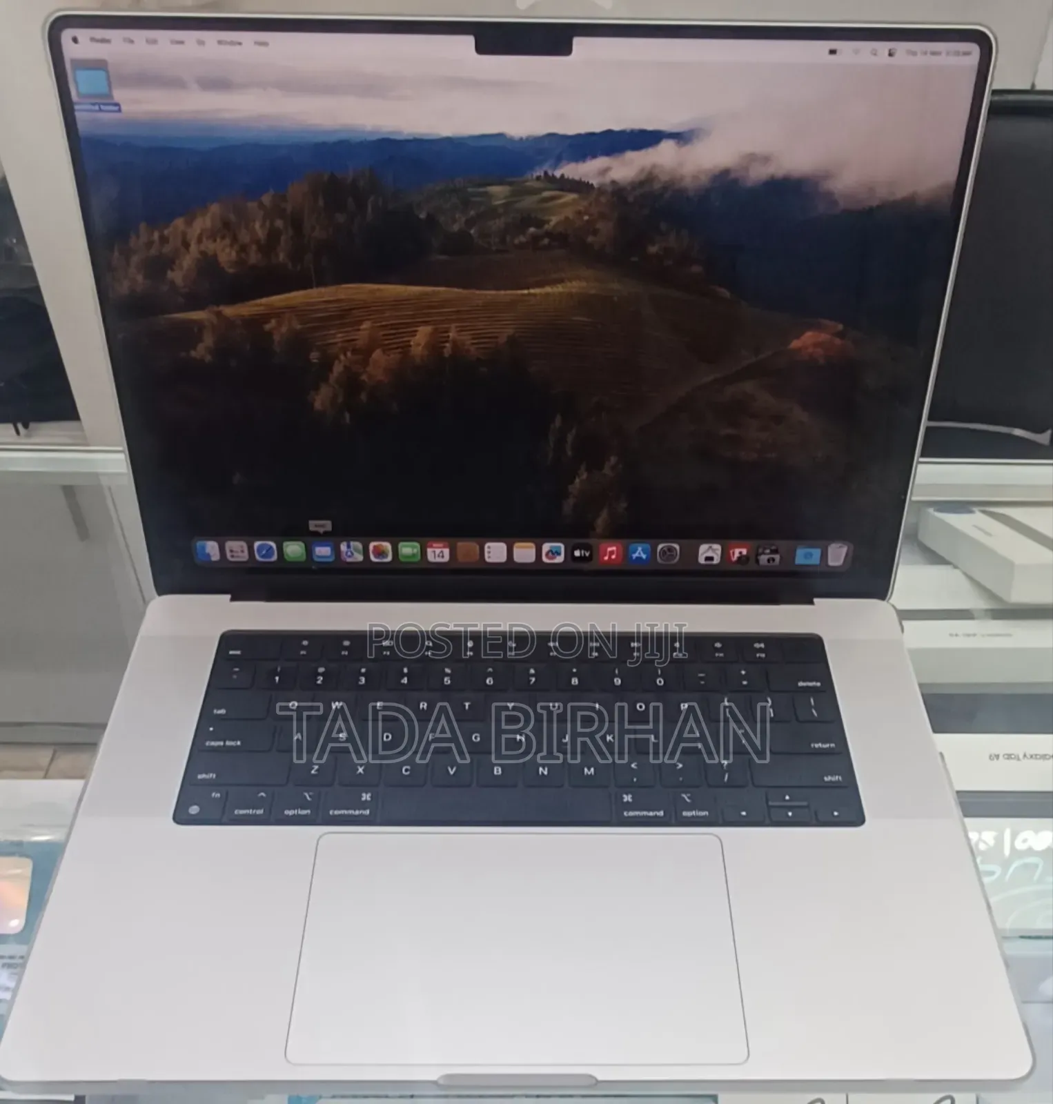 New Laptop Apple MacBook Pro 2022 M2 16GB Apple M2 SSD 1T