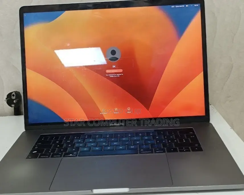 New Laptop Apple MacBook Pro 2017 16GB Intel Core I7 SSD 512GB