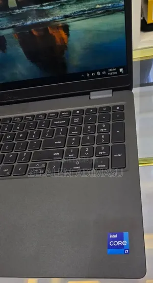 Photo - New Laptop Dell Latitude 5310 8GB Intel Core I7 SSD 256GB