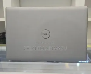 New Laptop Dell Precision 3541 16GB Intel Core I7 SSD 256GB