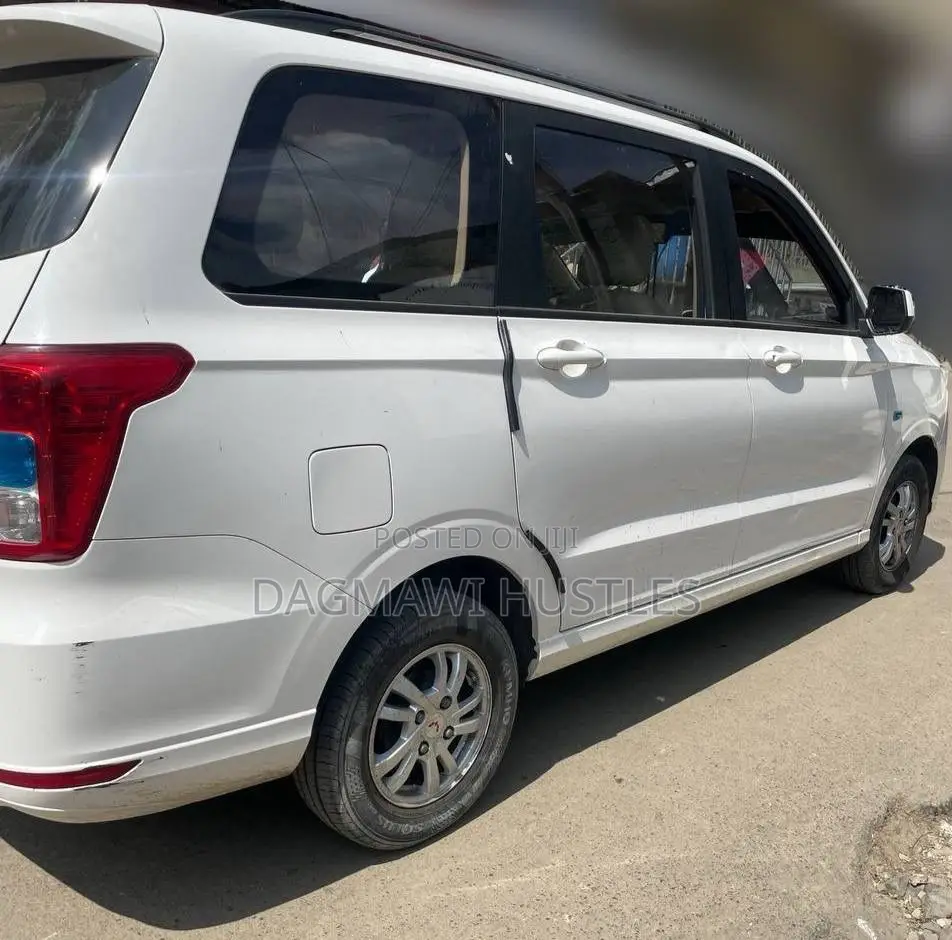 Wuling Hongguang S 2020 White
