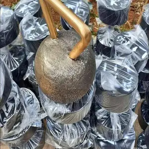 Photo - ጠንካራ ዳምፔሎች እና ባርቤሎች ያሉበት ድረስ