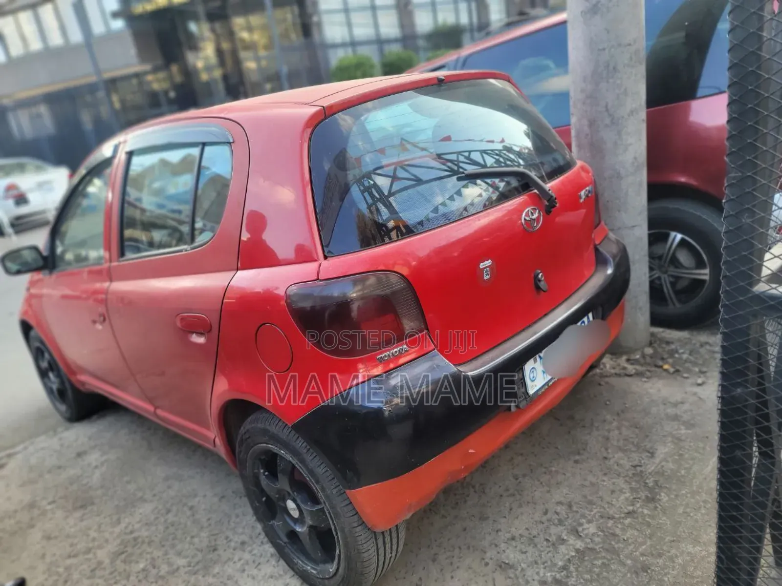 Toyota Vitz 2000 Red