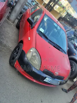 Photo - Toyota Vitz 2000 Red