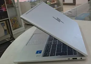 New Laptop HP EliteBook 830 G9 16GB Intel Core I5 SSD 512GB
