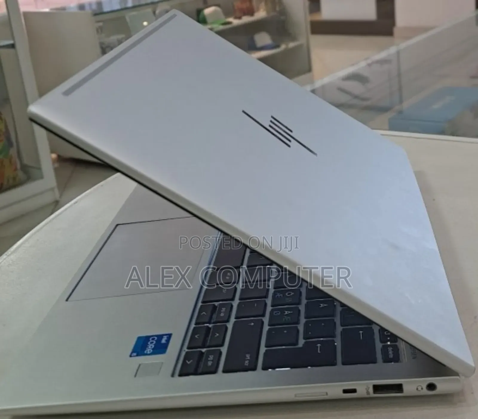 New Laptop HP EliteBook 830 G9 16GB Intel Core I5 SSD 512GB