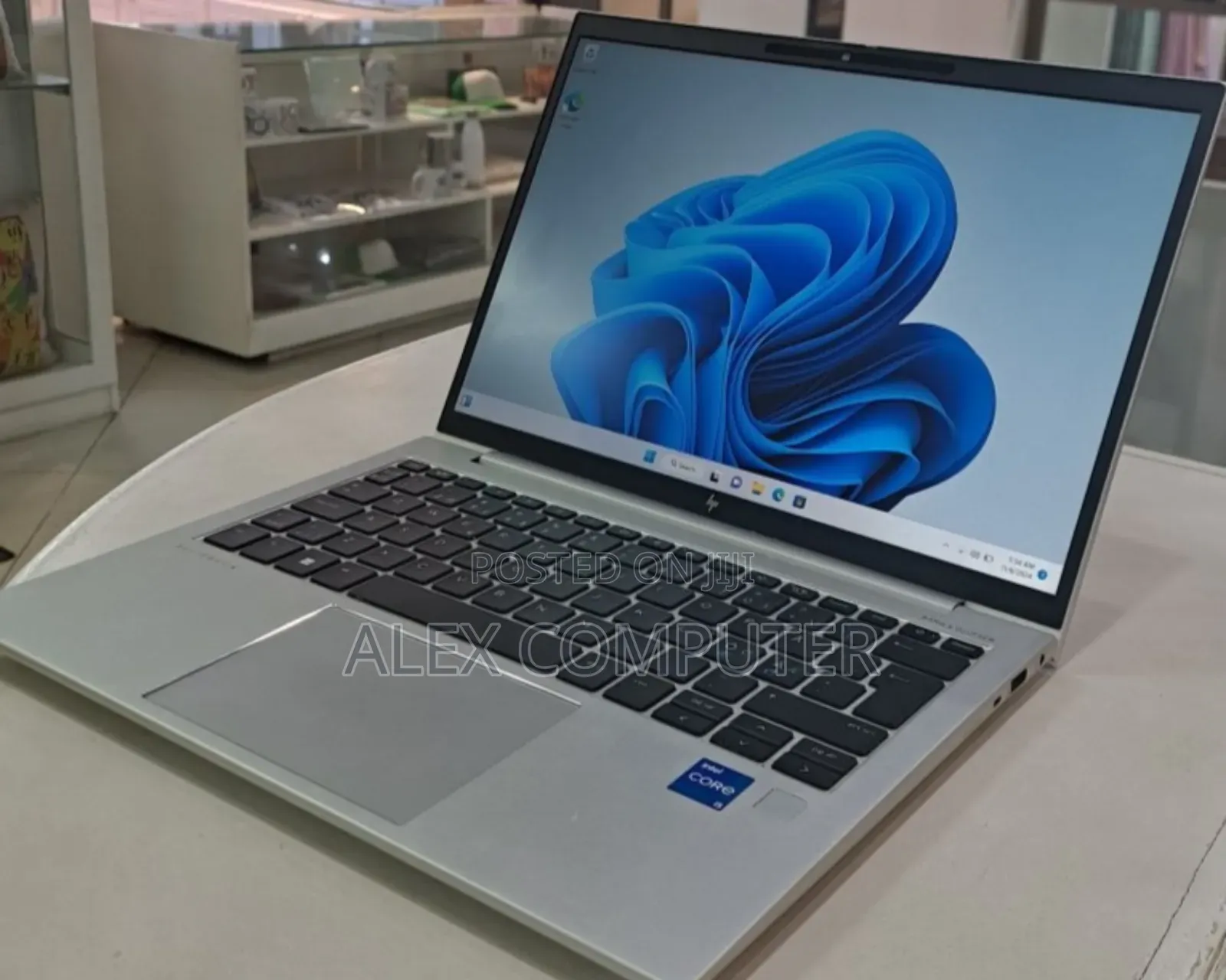 New Laptop HP EliteBook 830 G9 16GB Intel Core I5 SSD 512GB