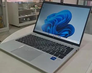New Laptop HP EliteBook 830 G9 16GB Intel Core I5 SSD 512GB