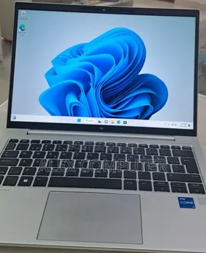 New Laptop HP EliteBook 830 G9 16GB Intel Core I5 SSD 512GB