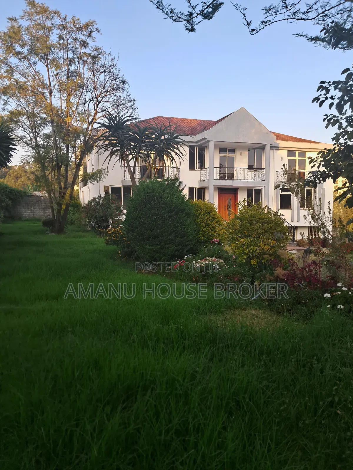8bdrm House in For The Embassy, Yeka for rent