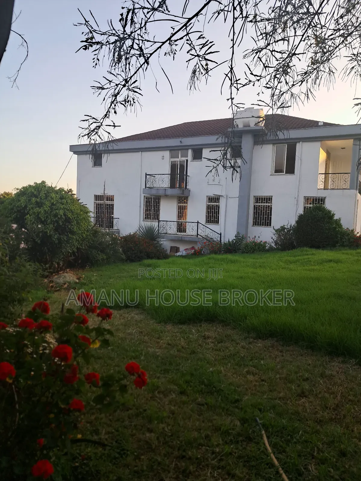 8bdrm House in For The Embassy, Yeka for rent