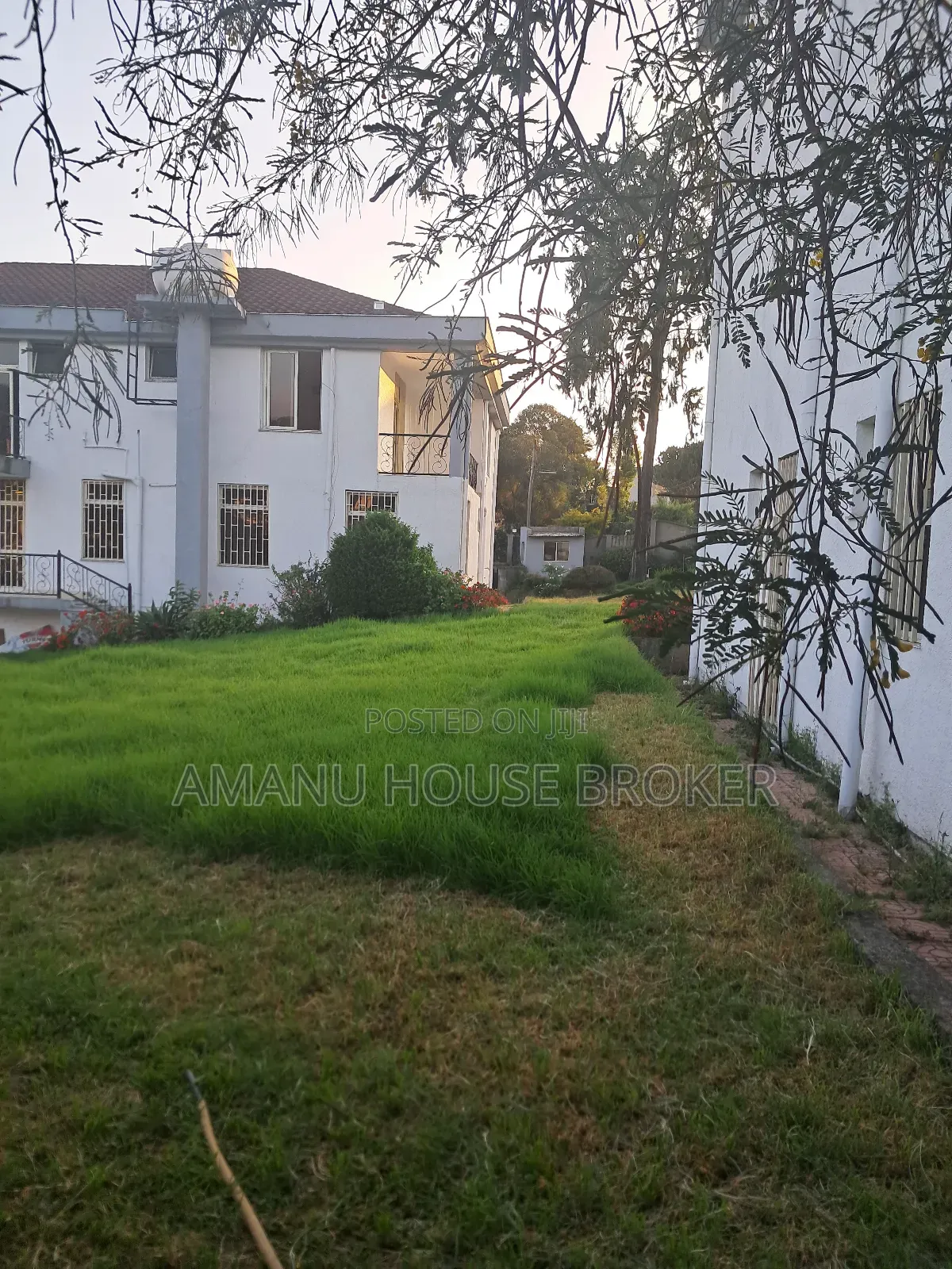 8bdrm House in For The Embassy, Yeka for rent