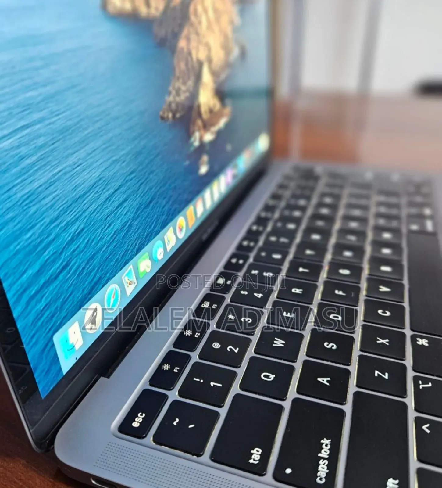 New Laptop Apple MacBook Air 2019 8GB Intel Core I5 SSD 128GB