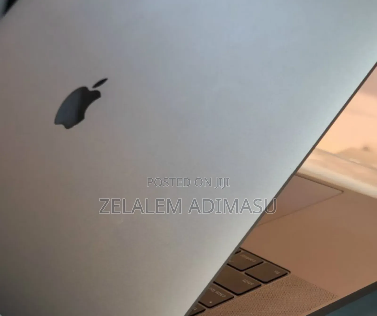 New Laptop Apple MacBook Pro 2018 16GB Intel Core I7 SSD 512GB