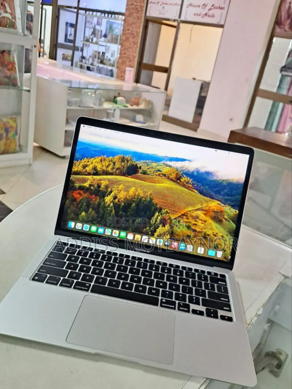 New Laptop Apple MacBook Air 8GB Apple M1 SSD 256GB