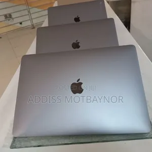 Photo - New Laptop Apple MacBook 2017 8GB Intel Core I5 SSD 256GB