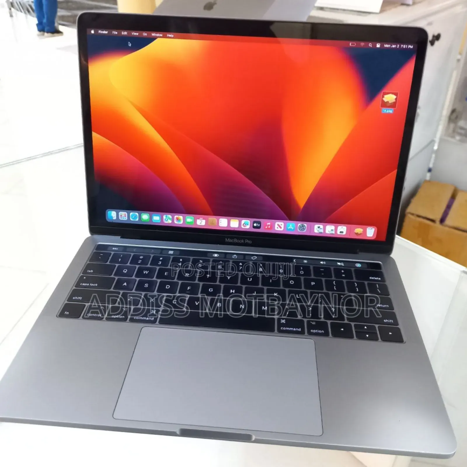 New Laptop Apple MacBook 2017 8GB Intel Core I5 SSD 256GB