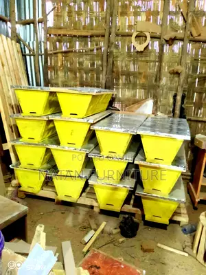 ዘመናዊ የንብ ቀፎ (The Beehive) ሙሉ በሙሉ ጥራት ለረጅ ባለው ዋንዛ እንጨት የተሰራ