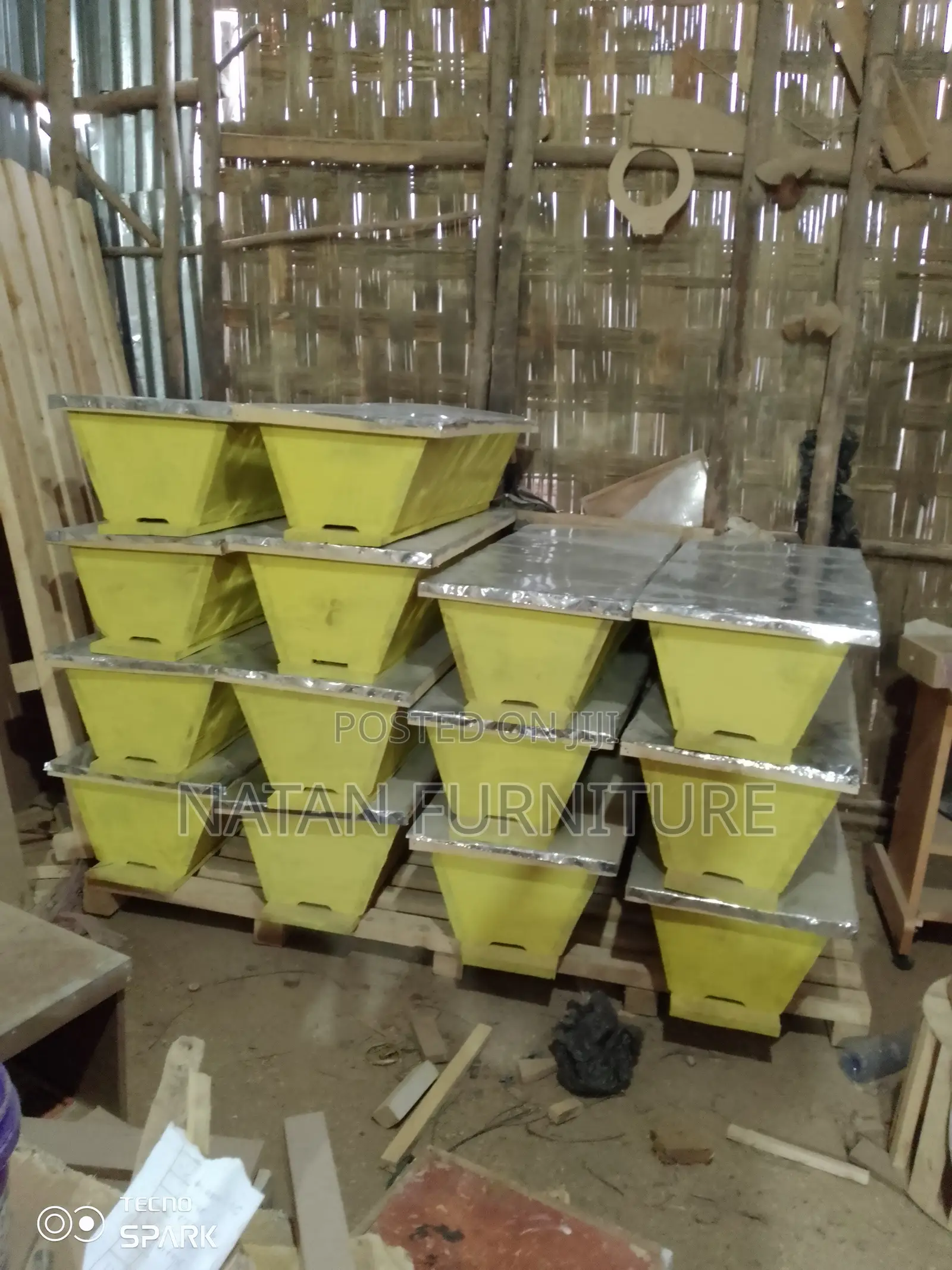 ዘመናዊ የንብ ቀፎ (The Beehive) ሙሉ በሙሉ ጥራት ለረጅ ባለው ዋንዛ እንጨት የተሰራ