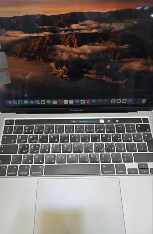 New Laptop Apple MacBook Pro 2020 M1 8GB Intel Core I5 SSD 256GB