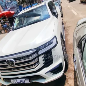 Toyota Land Cruiser 2023 White