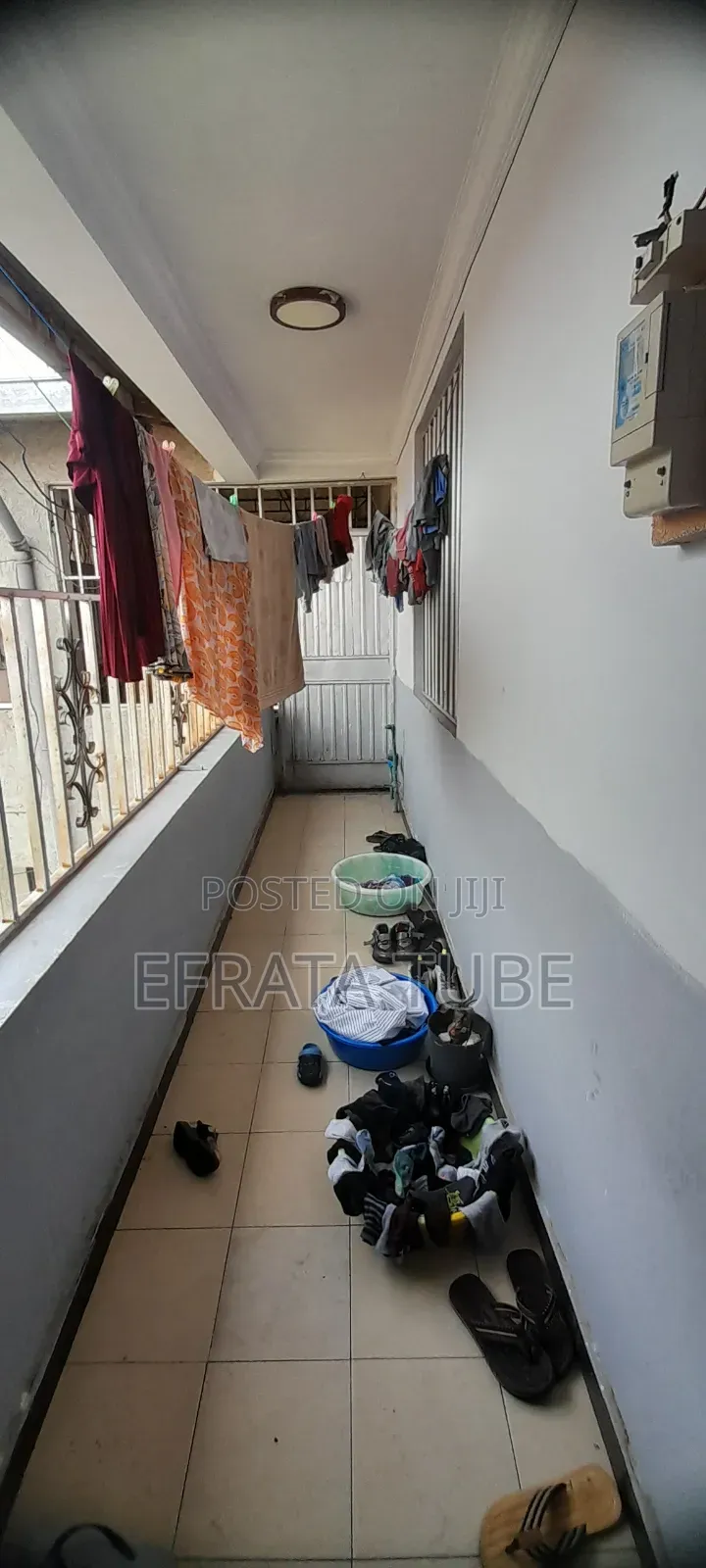 3bdrm Condo in Project 12, Akaky Kaliti for sale