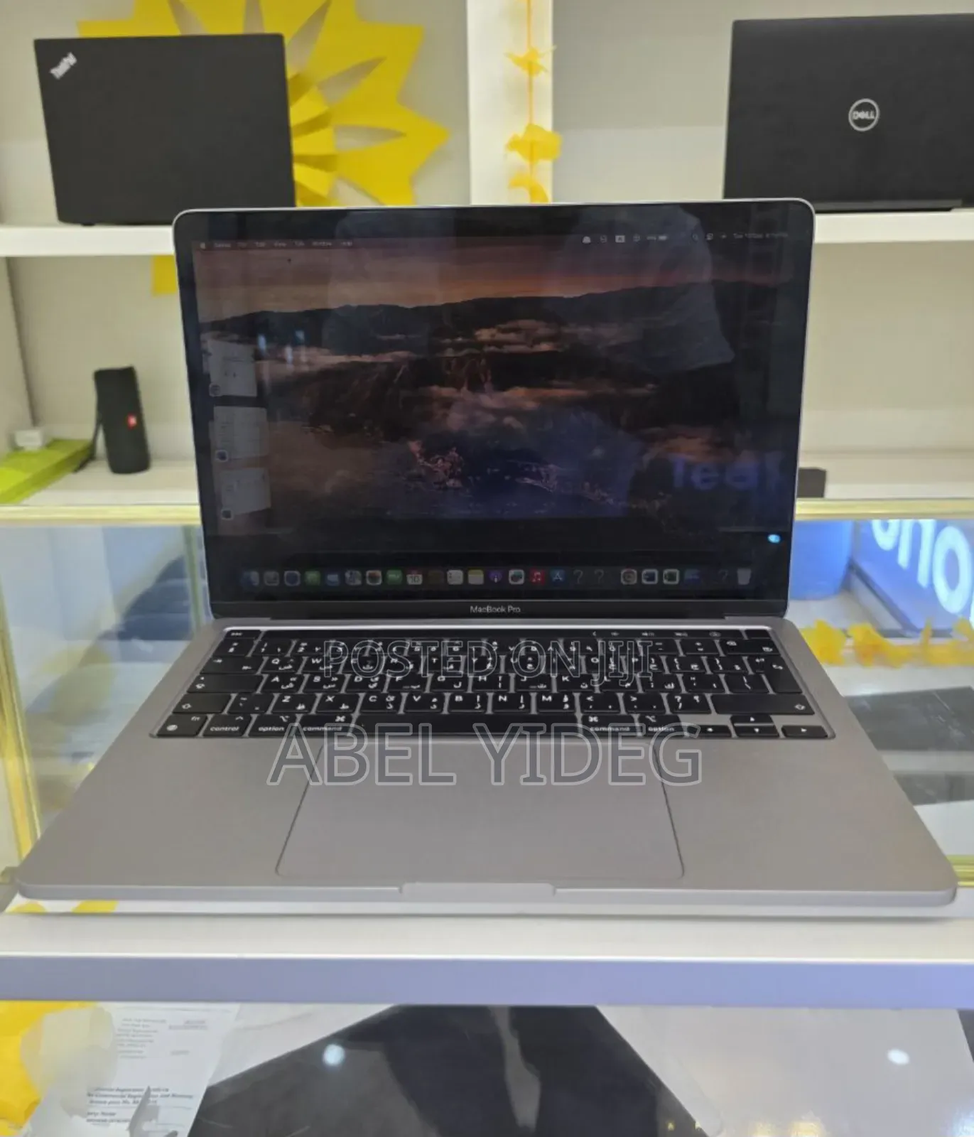 New Laptop Apple MacBook Pro 2020 M1 8GB Apple M1 SSD 256GB