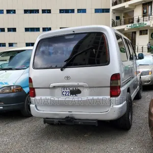 Toyota HiAce 2005 Silver