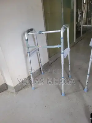 Photo - One-Buttonወከር WalkerEight Numbered Peg Holes for Adjustment